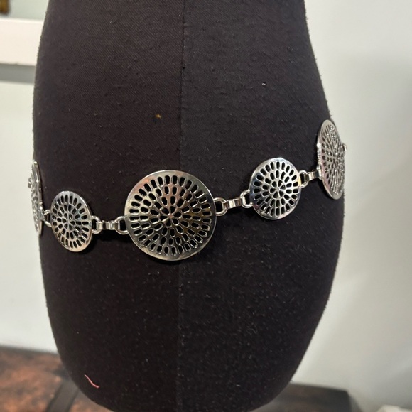 ❤️Silver Medallion Chain Link Belt- M/L - Picture 3 of 4